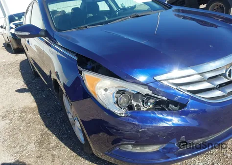 2013 Hyundai Sonata Limited z USA, uszkodzony, nr VIN 5NPEC4AC9DH697870